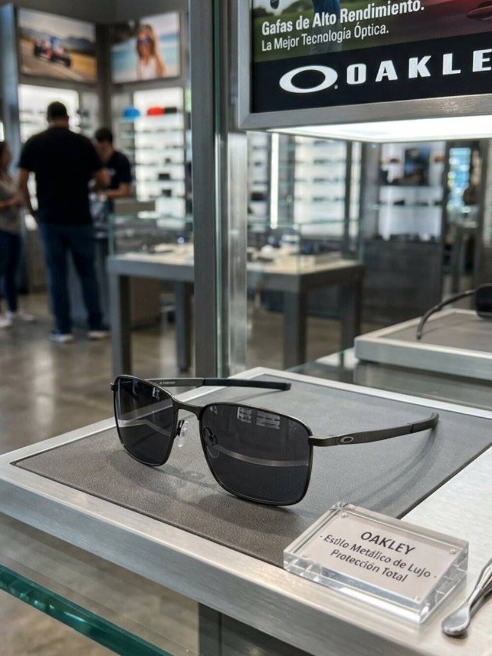 Men’s Premium Oakley Sunglasses - Sleek Metal Frame - Durable & Modern Design